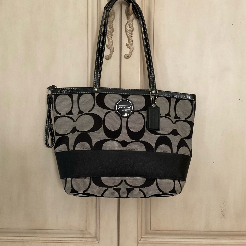 Coach black C handbag